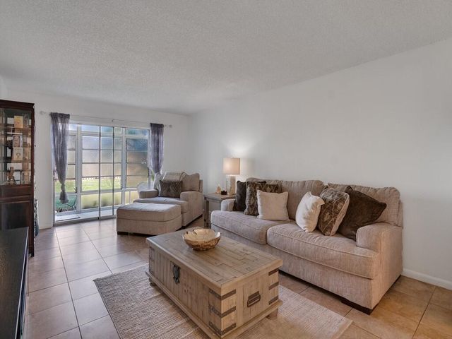 1166 6th Avenue B3, Vero Beach, FL 32960