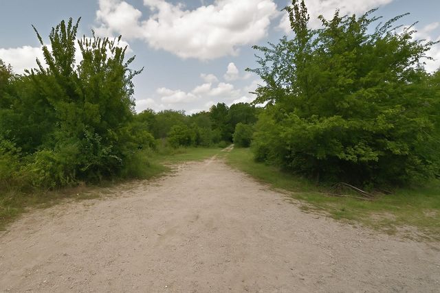 13200 Land Road, Houston, TX 77047