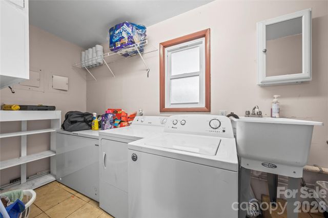 7910 Winalda Avenue, Sherrills Ford, NC 28673