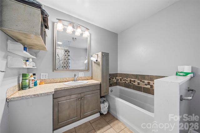 7910 Winalda Avenue, Sherrills Ford, NC 28673