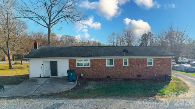 7910 Winalda Avenue, Sherrills Ford, NC 28673