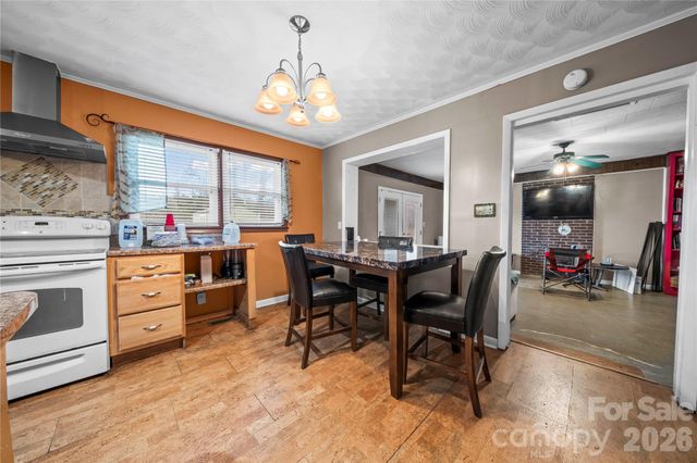 7910 Winalda Avenue, Sherrills Ford, NC 28673