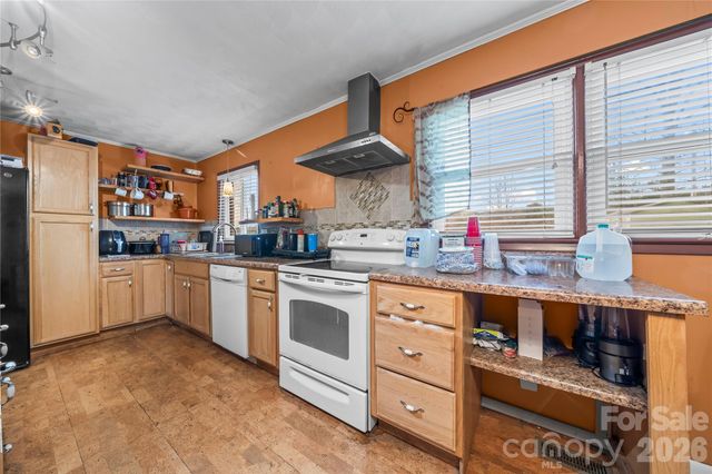 7910 Winalda Avenue, Sherrills Ford, NC 28673