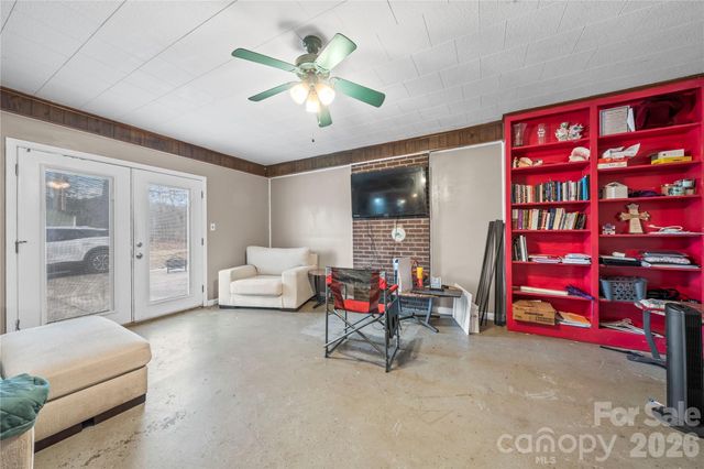 7910 Winalda Avenue, Sherrills Ford, NC 28673