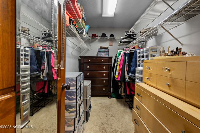 7255 Apache Trail, Holland, OH 43528