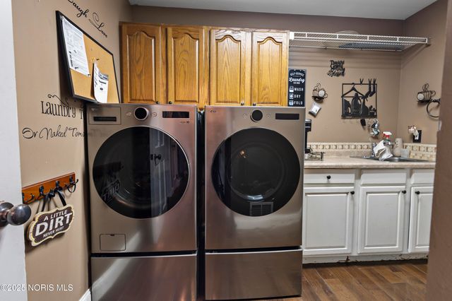 7255 Apache Trail, Holland, OH 43528