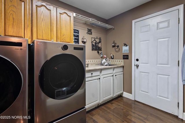 7255 Apache Trail, Holland, OH 43528