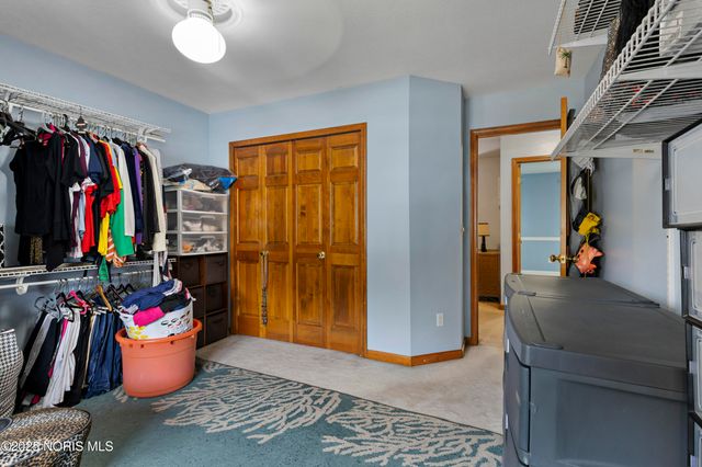 7255 Apache Trail, Holland, OH 43528