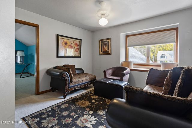 7255 Apache Trail, Holland, OH 43528