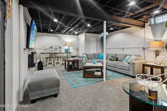 7255 Apache Trail, Holland, OH 43528