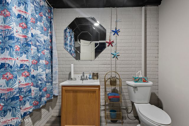 7255 Apache Trail, Holland, OH 43528