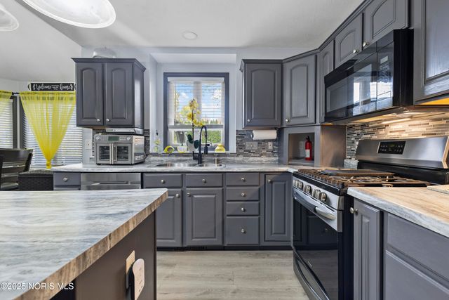 7255 Apache Trail, Holland, OH 43528