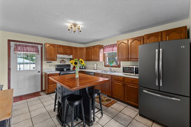 4 Birch, Webster, MA 01570