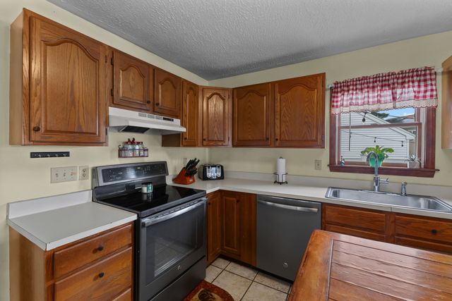 4 Birch, Webster, MA 01570