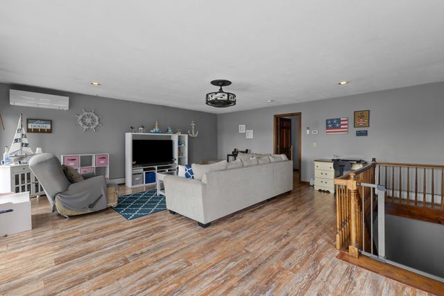 4 Birch, Webster, MA 01570