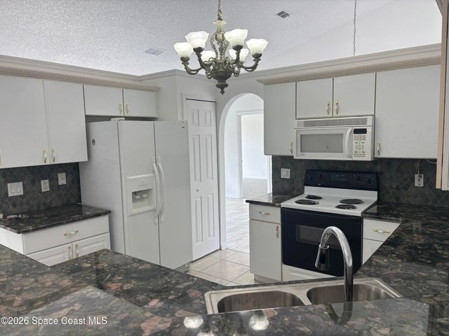 443 Collings Street SE, Palm Bay, FL 32909