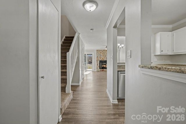 8221 Circle Tree Lane, Charlotte, NC 28277