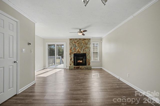 8221 Circle Tree Lane, Charlotte, NC 28277