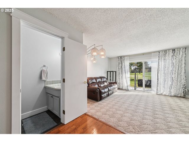 1302 Ne HOGAN Dr #169, Gresham, OR 97030