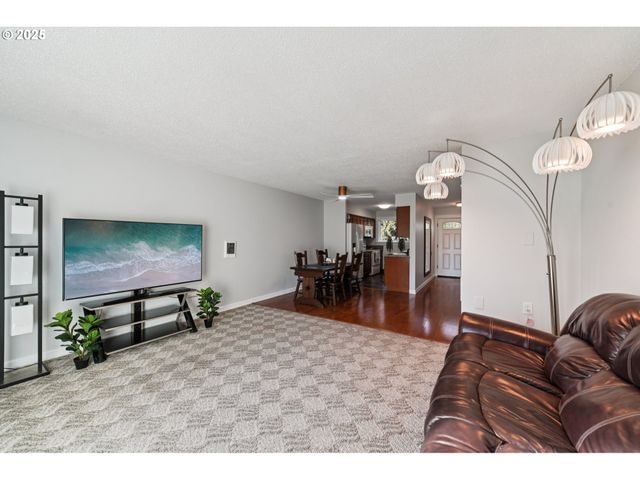 1302 Ne HOGAN Dr #169, Gresham, OR 97030