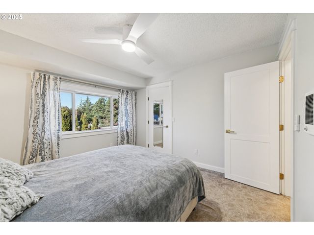 1302 Ne HOGAN Dr #169, Gresham, OR 97030