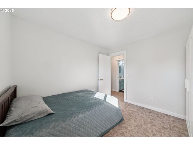 1302 Ne HOGAN Dr #169, Gresham, OR 97030