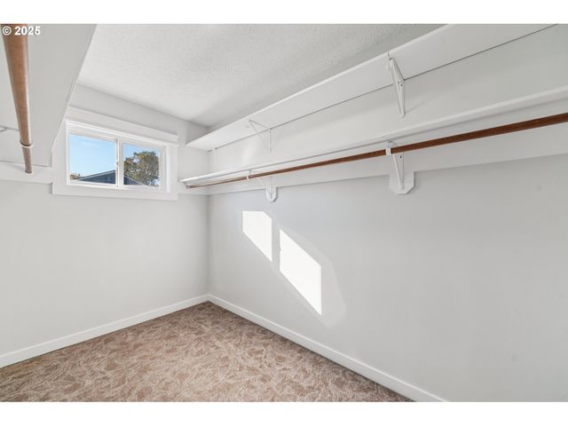 1302 Ne HOGAN Dr #169, Gresham, OR 97030