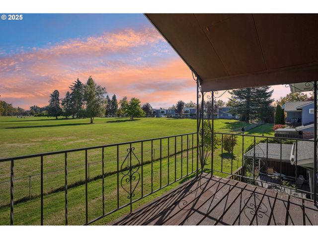 1302 Ne HOGAN Dr #169, Gresham, OR 97030