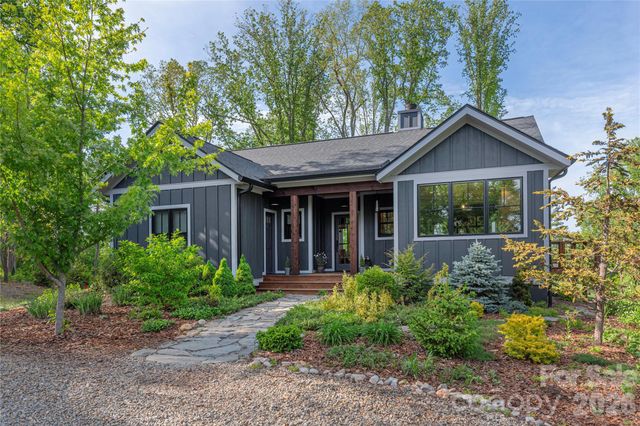 660 Elk Mountain Scenic Highway, Asheville, NC 28804