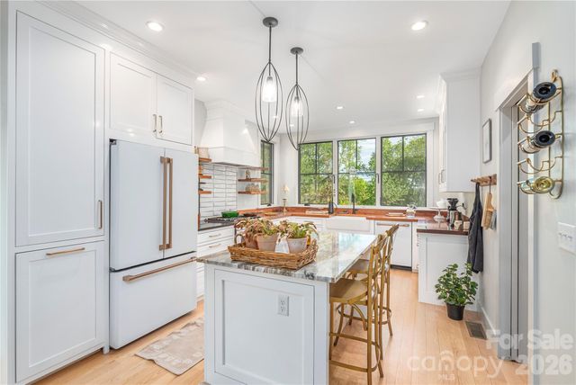 660 Elk Mountain Scenic Highway, Asheville, NC 28804