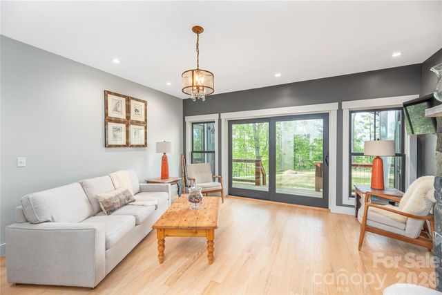 660 Elk Mountain Scenic Highway, Asheville, NC 28804