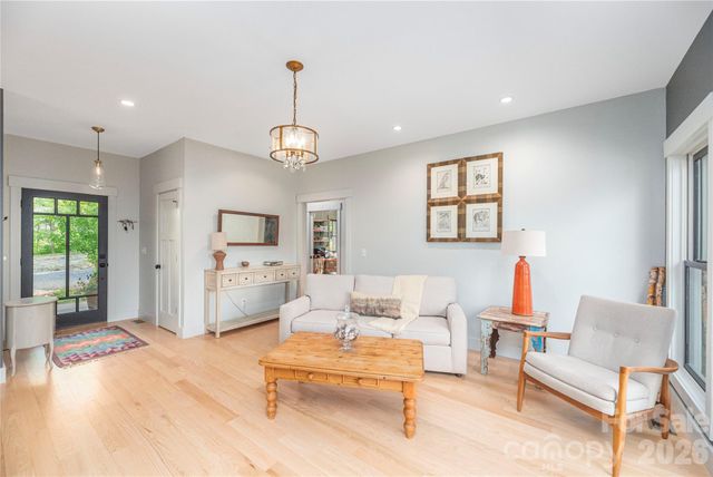 660 Elk Mountain Scenic Highway, Asheville, NC 28804