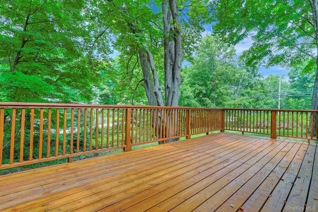 252 Watch Hill Road, Cortlandt Manor, NY 10567