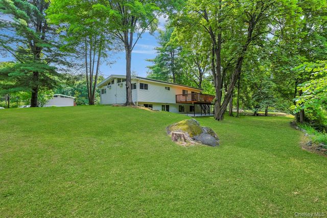 252 Watch Hill Road, Cortlandt Manor, NY 10567