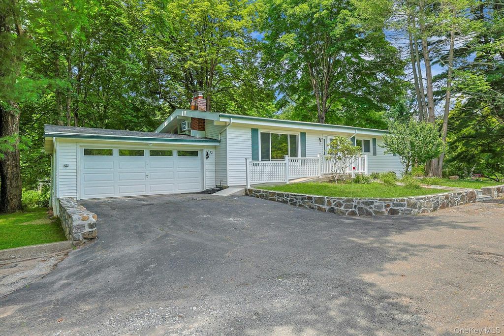 252 Watch Hill Road, Cortlandt Manor, NY 10567