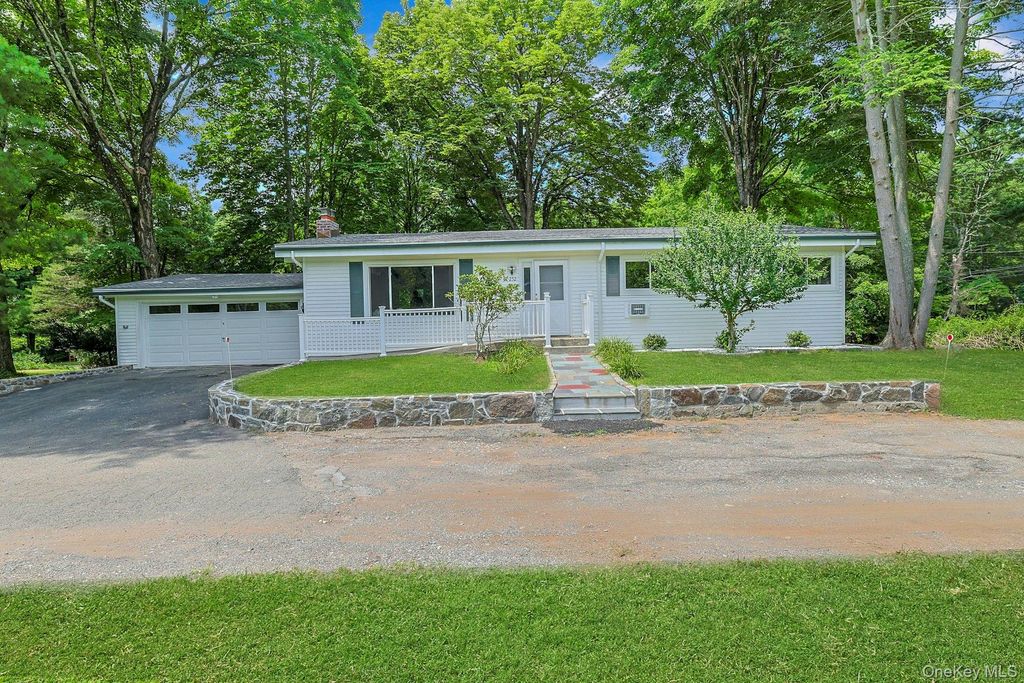 252 Watch Hill Road, Cortlandt Manor, NY 10567 — photo 2