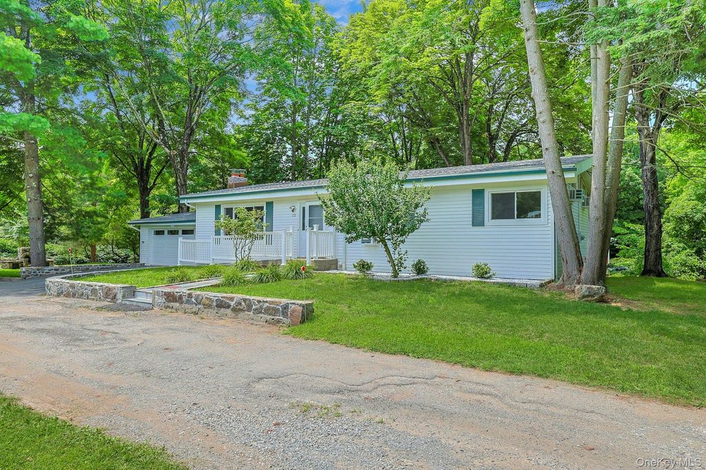 252 Watch Hill Road, Cortlandt Manor, NY 10567 — photo 3