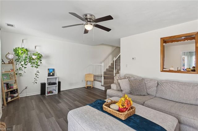 5441 Cleeve Abbey DR, Virginia Beach, VA 23462