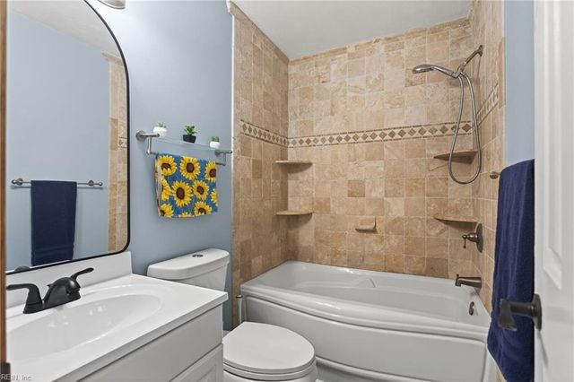 5441 Cleeve Abbey DR, Virginia Beach, VA 23462