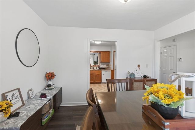 5441 Cleeve Abbey DR, Virginia Beach, VA 23462