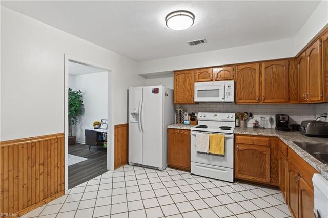 5441 Cleeve Abbey DR, Virginia Beach, VA 23462