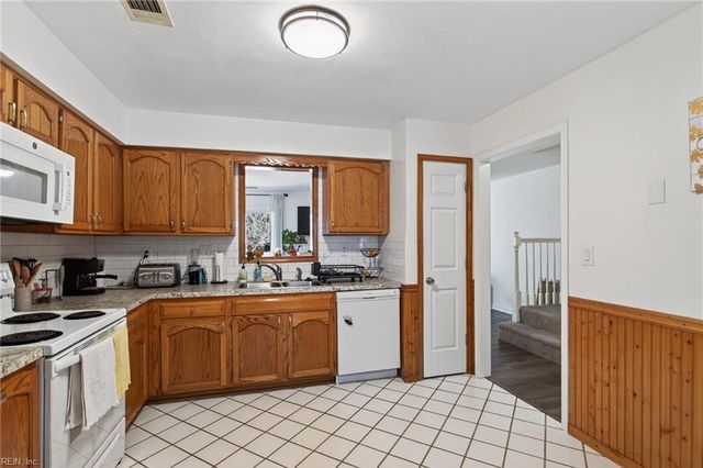 5441 Cleeve Abbey DR, Virginia Beach, VA 23462