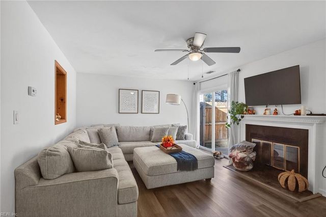 5441 Cleeve Abbey DR, Virginia Beach, VA 23462