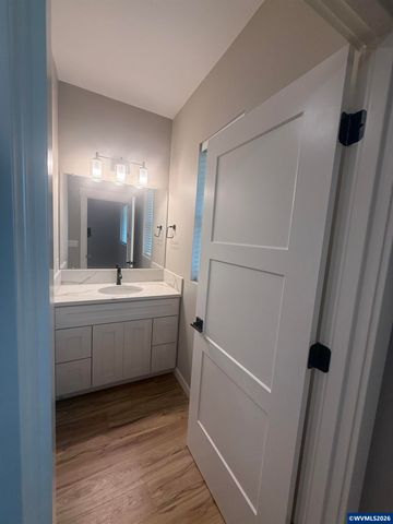 4455 Matthews Lp S, Salem, OR 97302