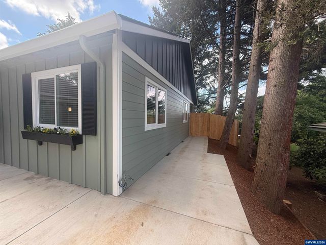 4455 Matthews Lp S, Salem, OR 97302