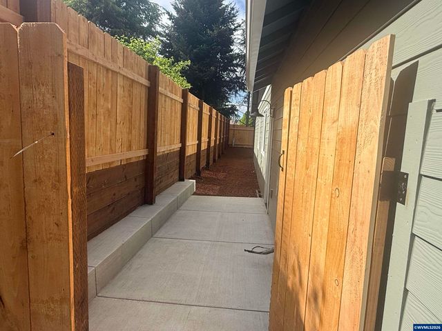 4455 Matthews Lp S, Salem, OR 97302