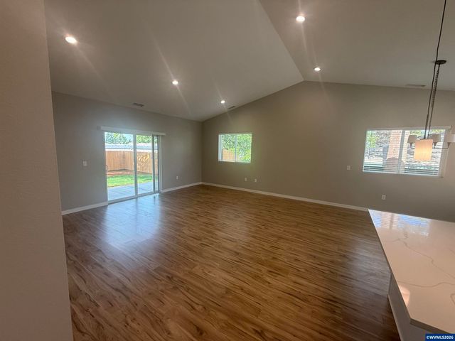4455 Matthews Lp S, Salem, OR 97302
