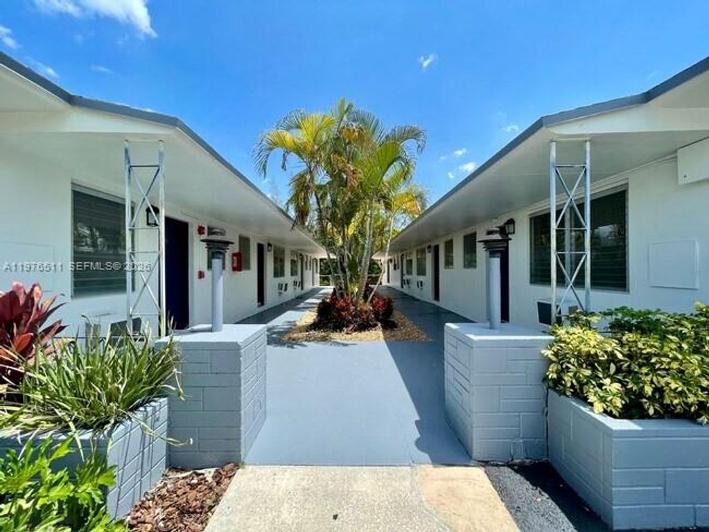 13035 Emerald Dr 353, North Miami, FL 33181