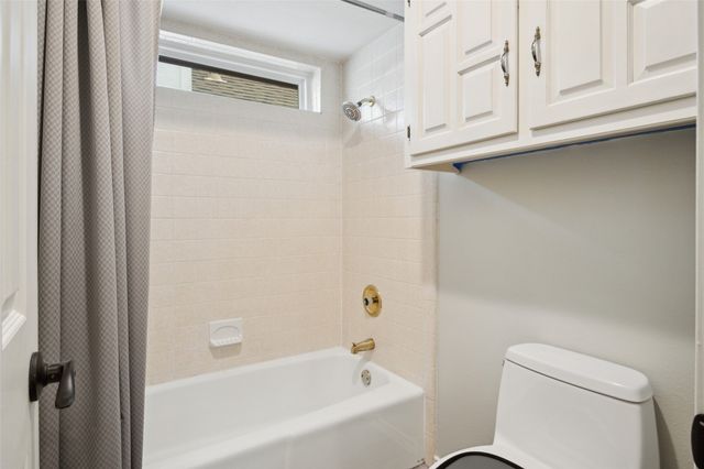 9131 Valley Chapel Lane, Dallas, TX 75220