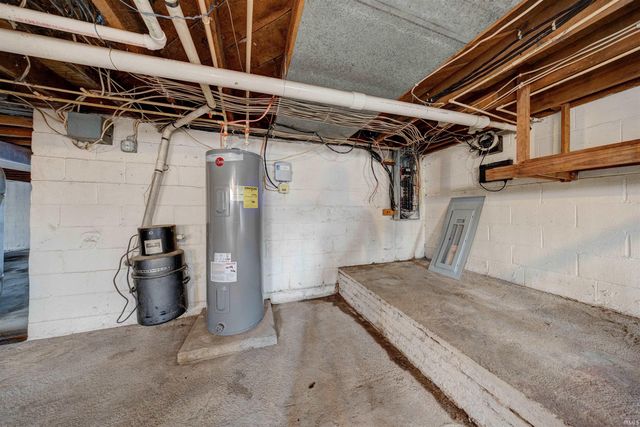 11695 N CR 1200 E, Evanston, IN 47531